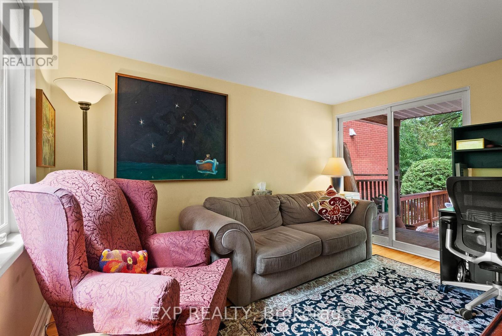 579 BROADVIEW AVENUE - 18