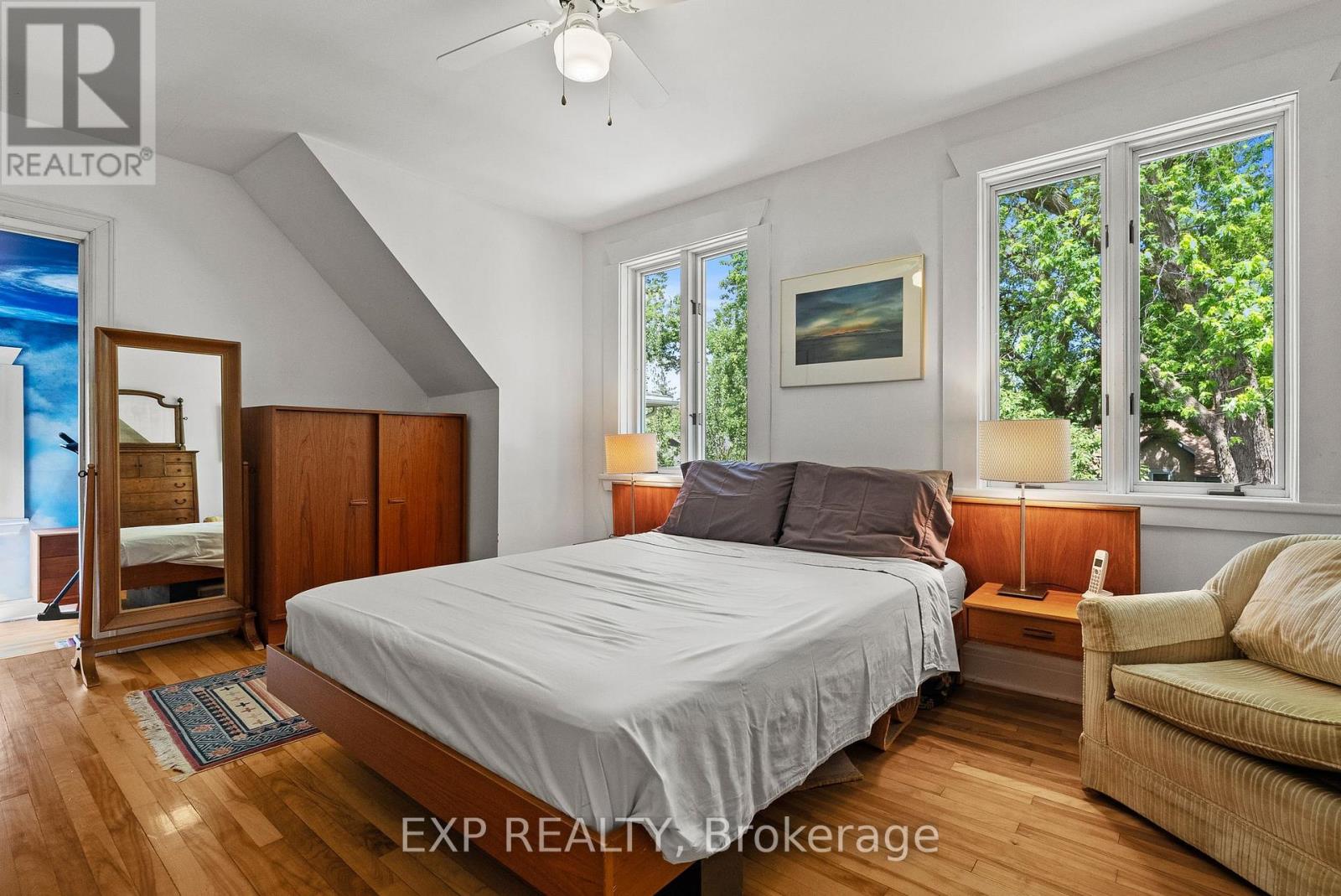 579 BROADVIEW AVENUE - 20