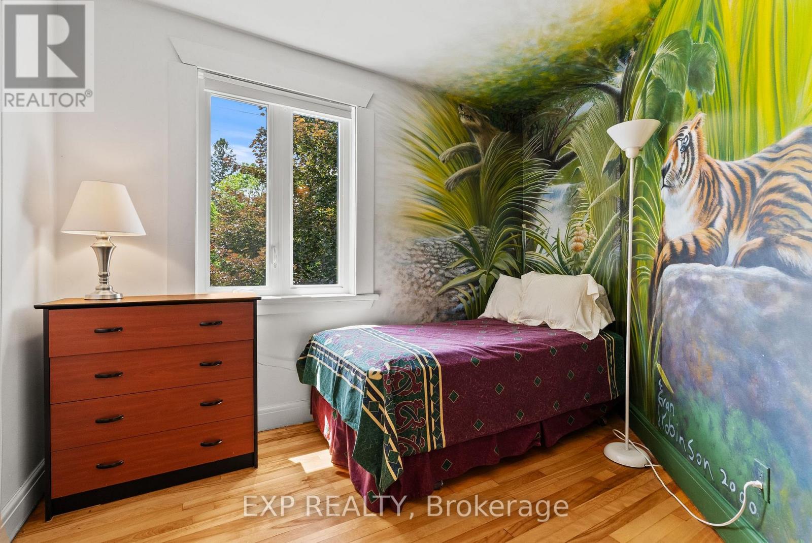 579 BROADVIEW AVENUE - 27