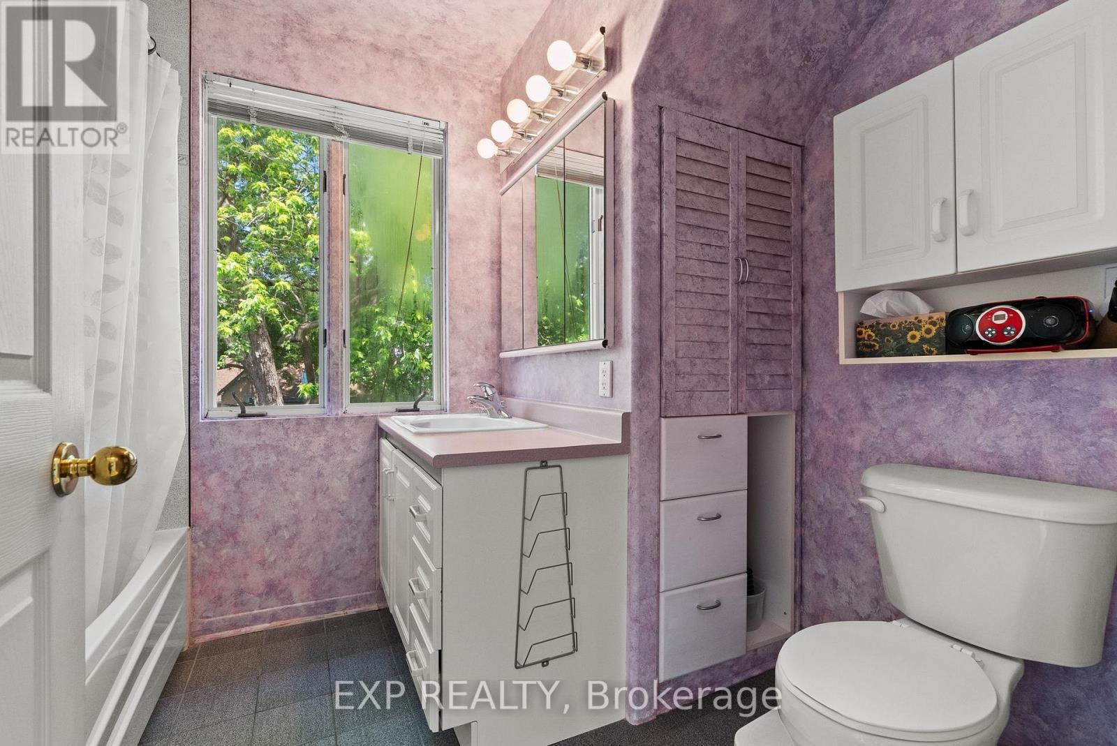 579 BROADVIEW AVENUE - 29