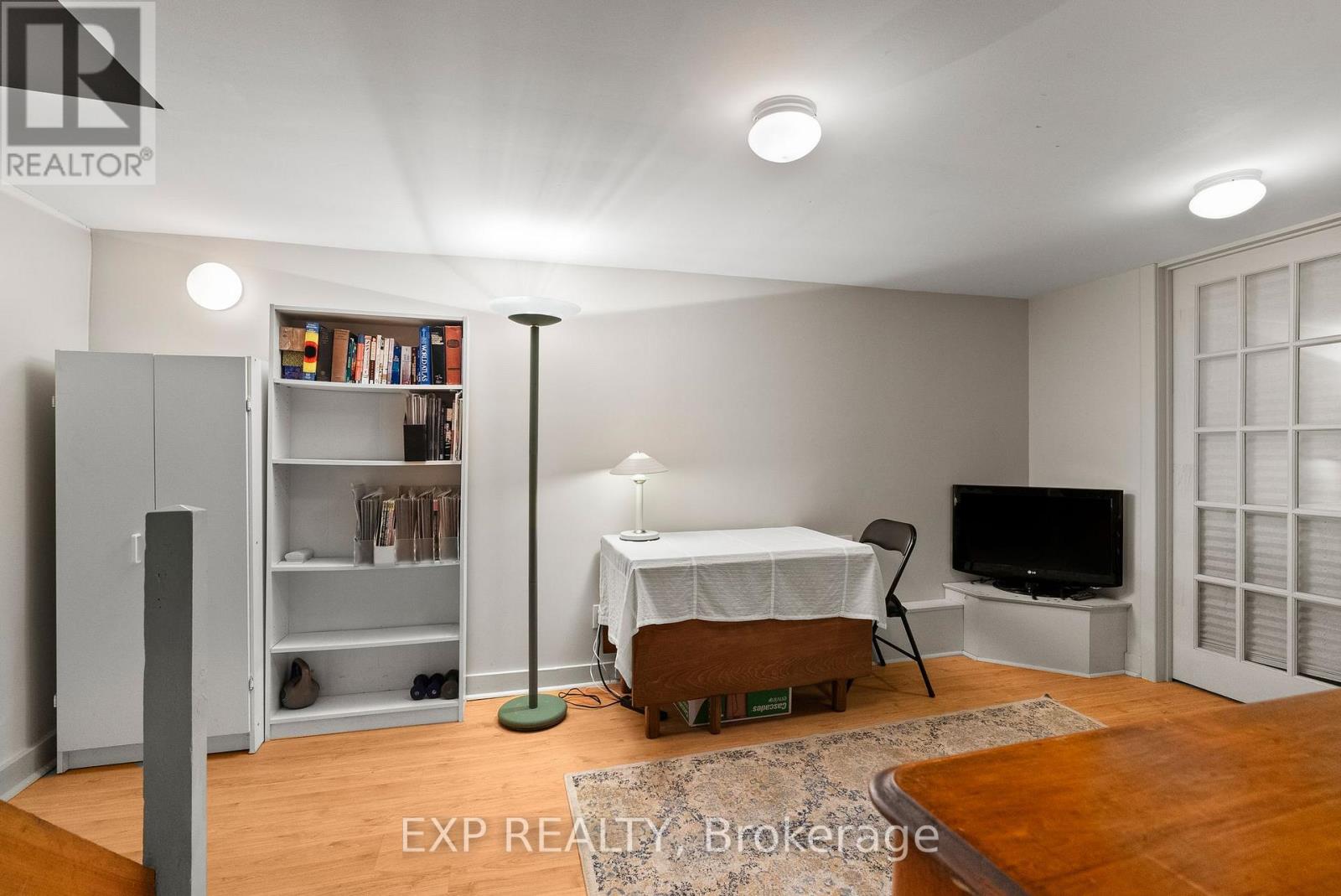 579 BROADVIEW AVENUE - 32
