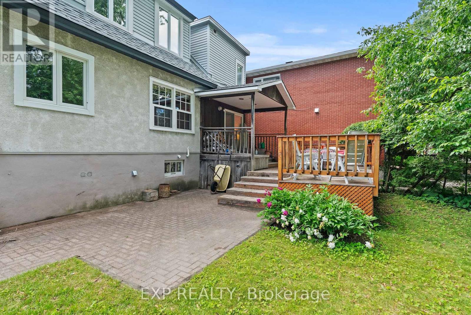 579 BROADVIEW AVENUE - 41
