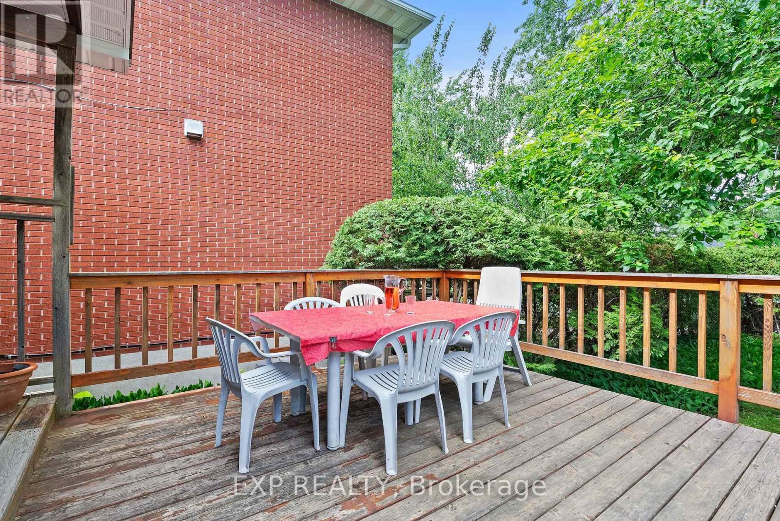 579 BROADVIEW AVENUE - 44