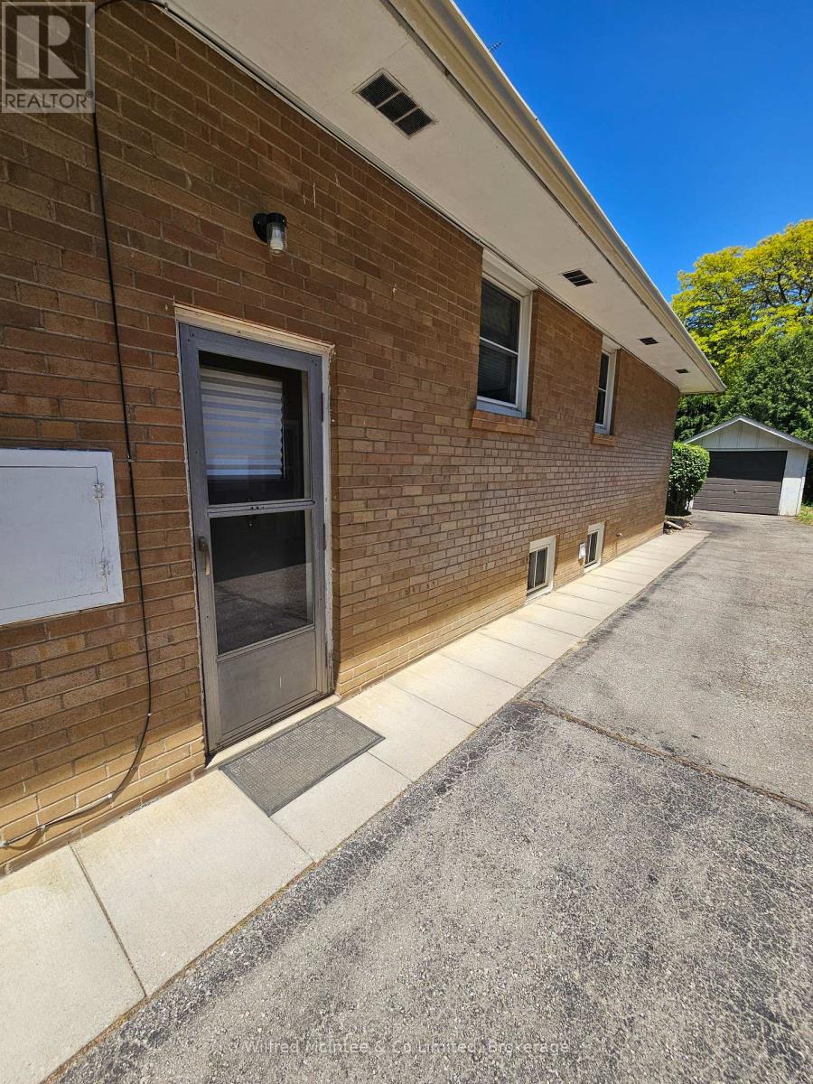 69 HALIBURTON AVENUE - 35