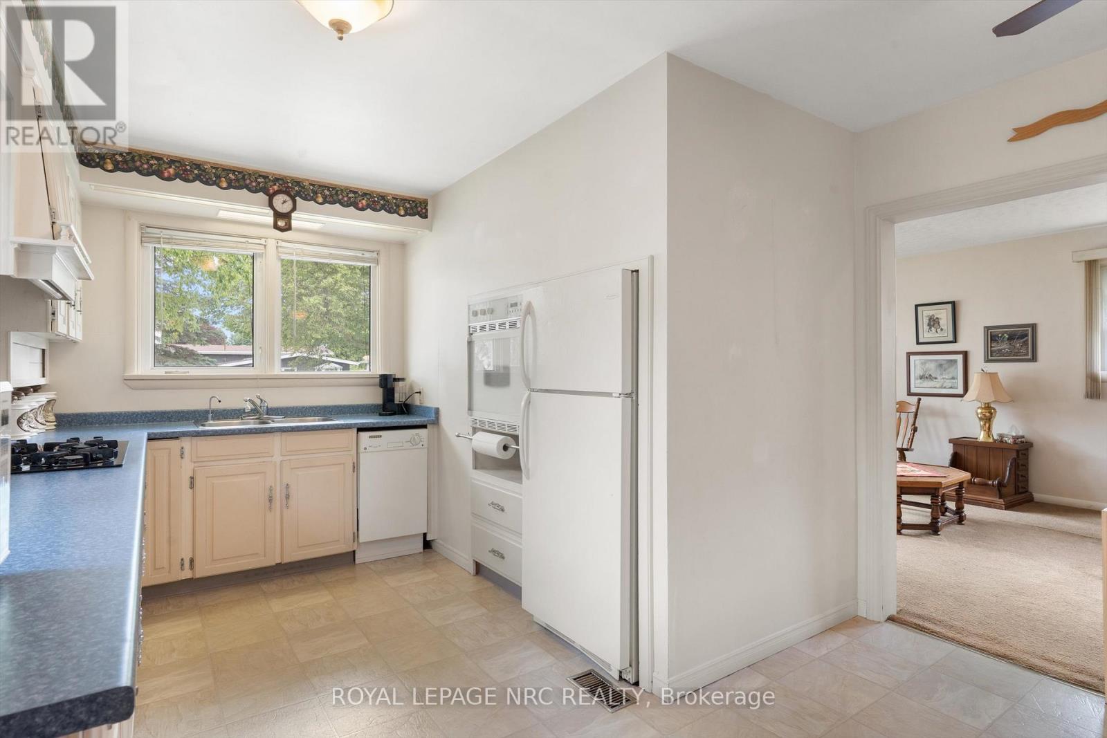 6502 BROCK STREET - 9