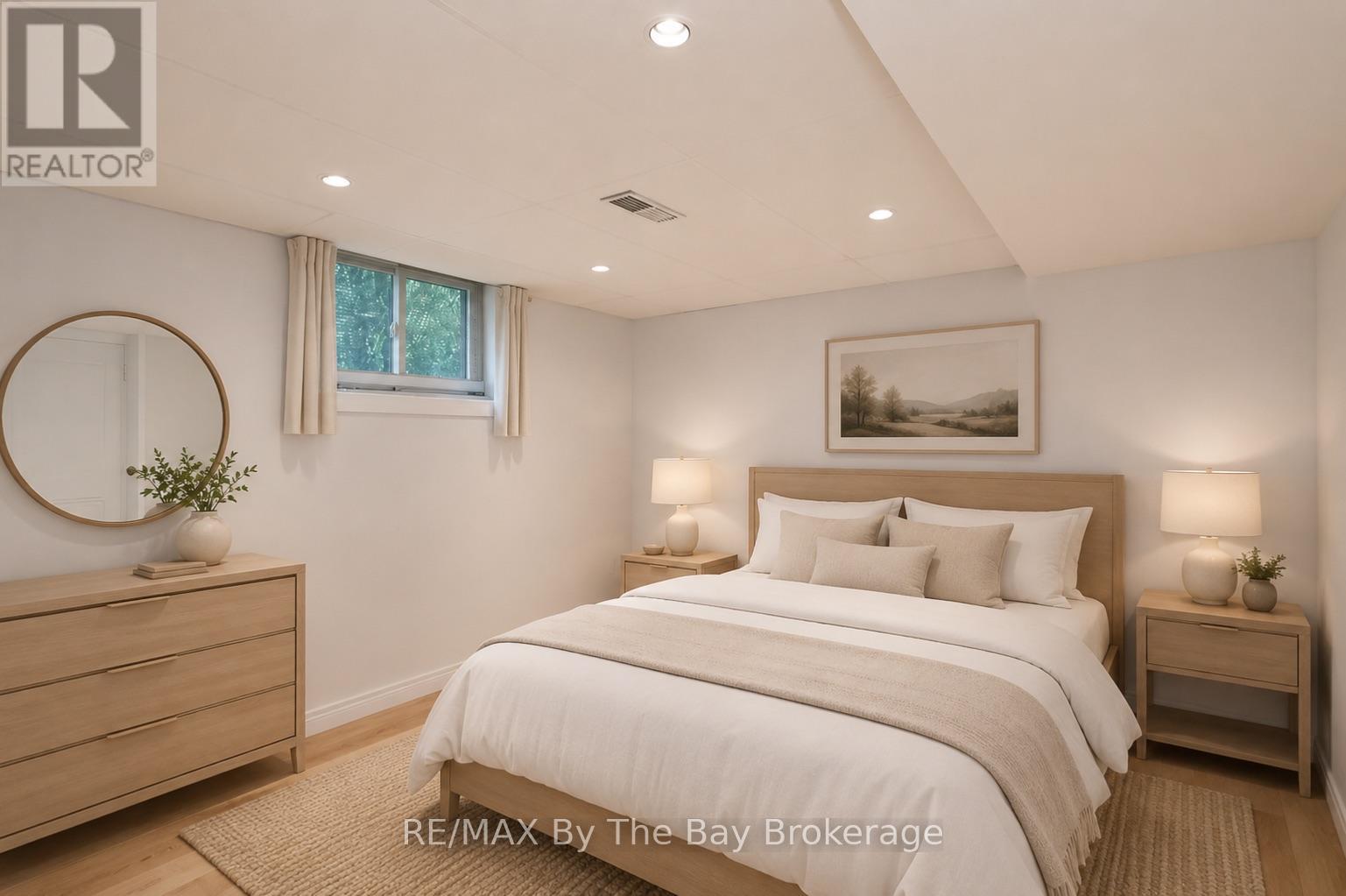 54 FAIRWAY CRESCENT - 32