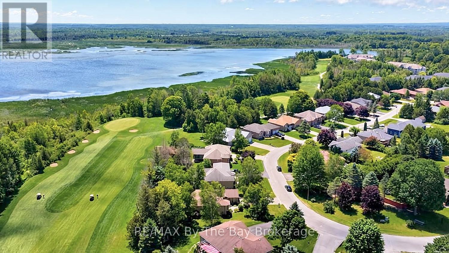 54 FAIRWAY CRESCENT - 44