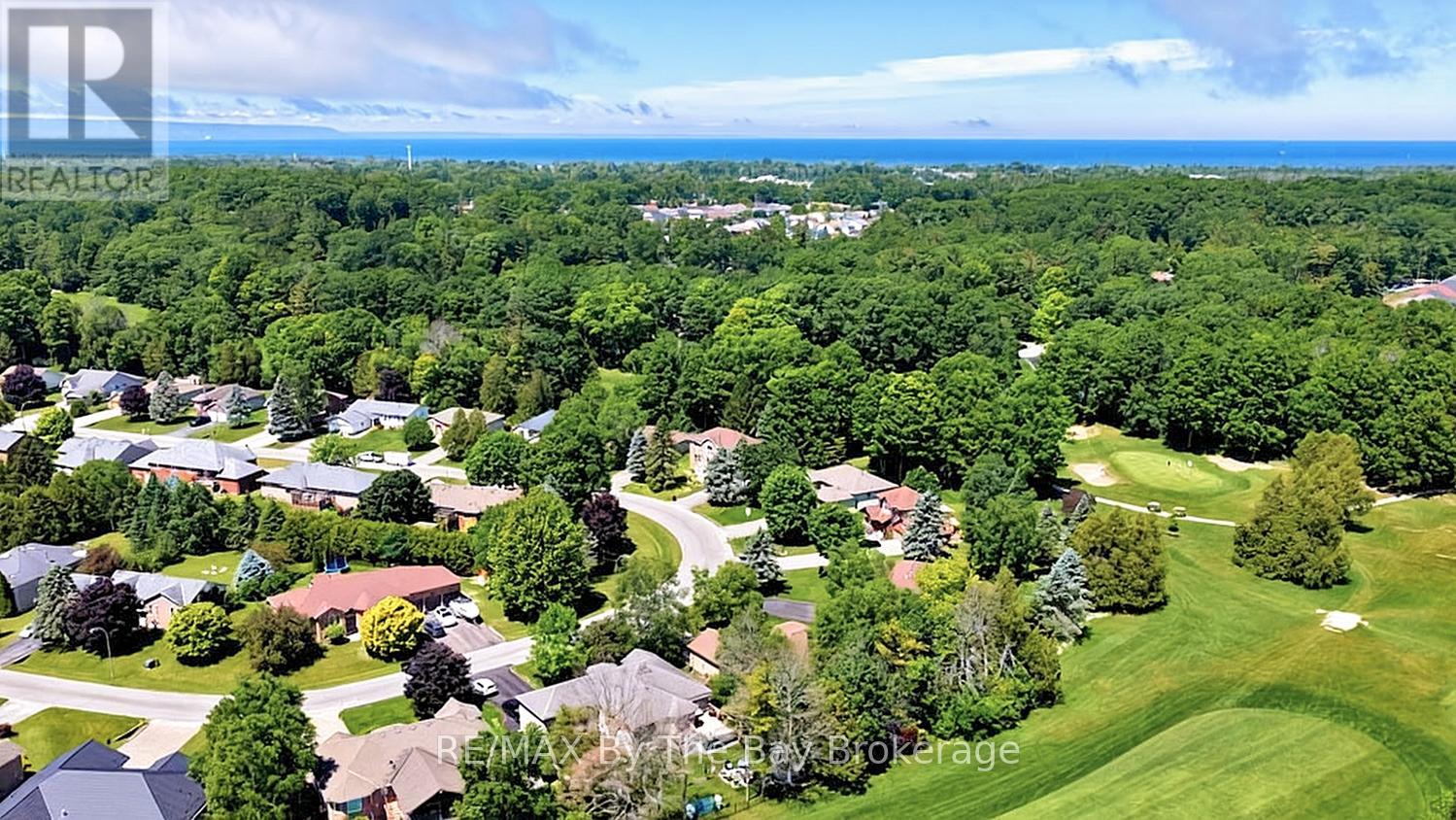 54 FAIRWAY CRESCENT - 47