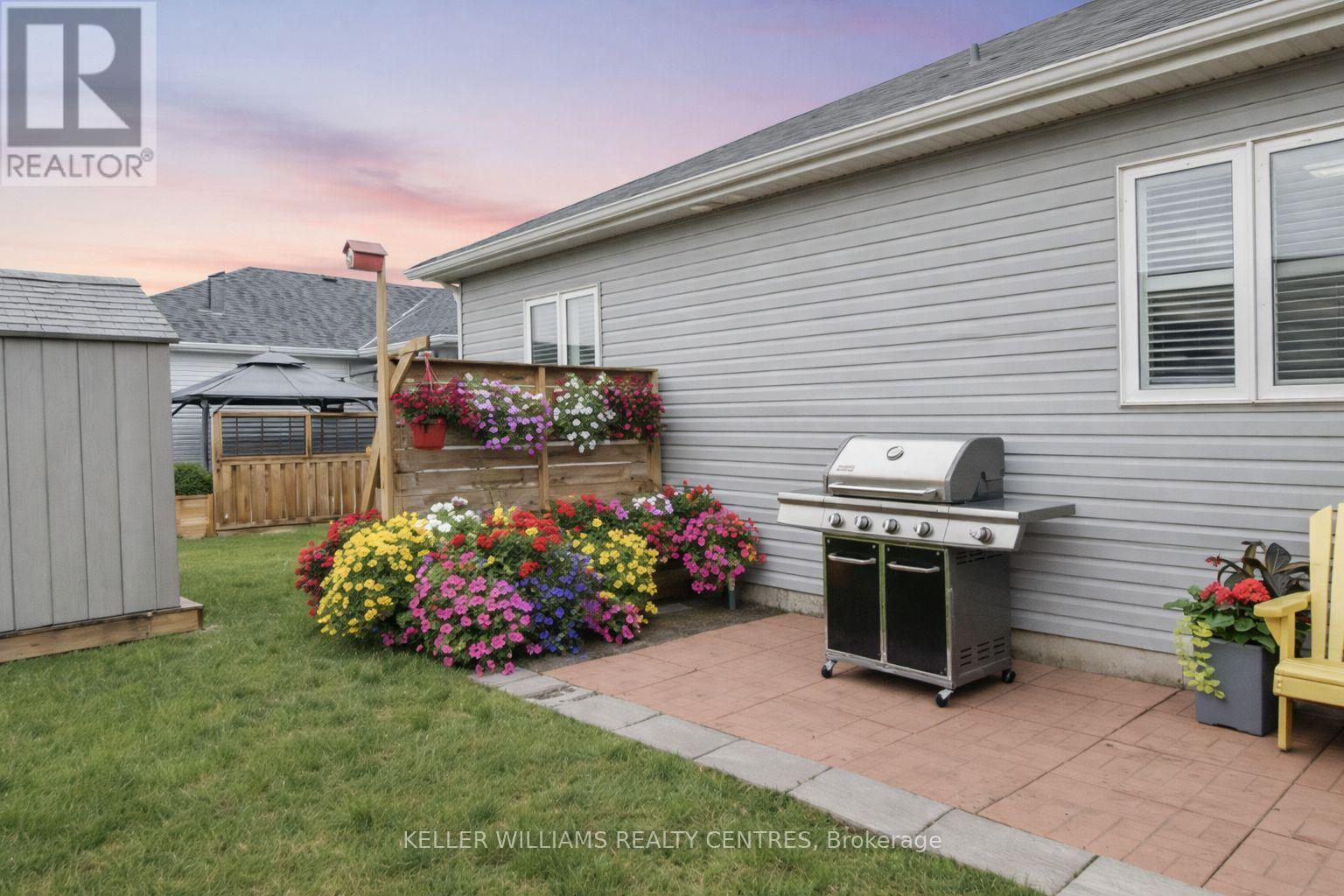 10 SINCLAIR CRESCENT - 2