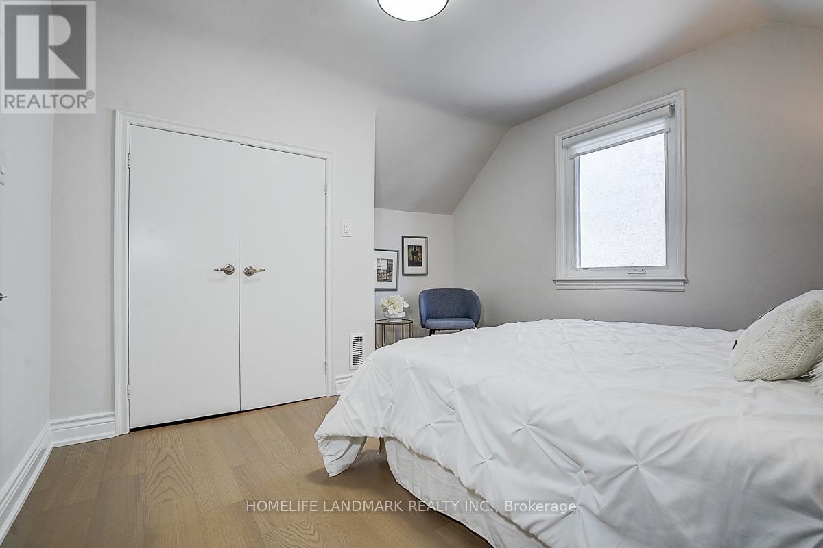 572 PHARMACY AVENUE - 22