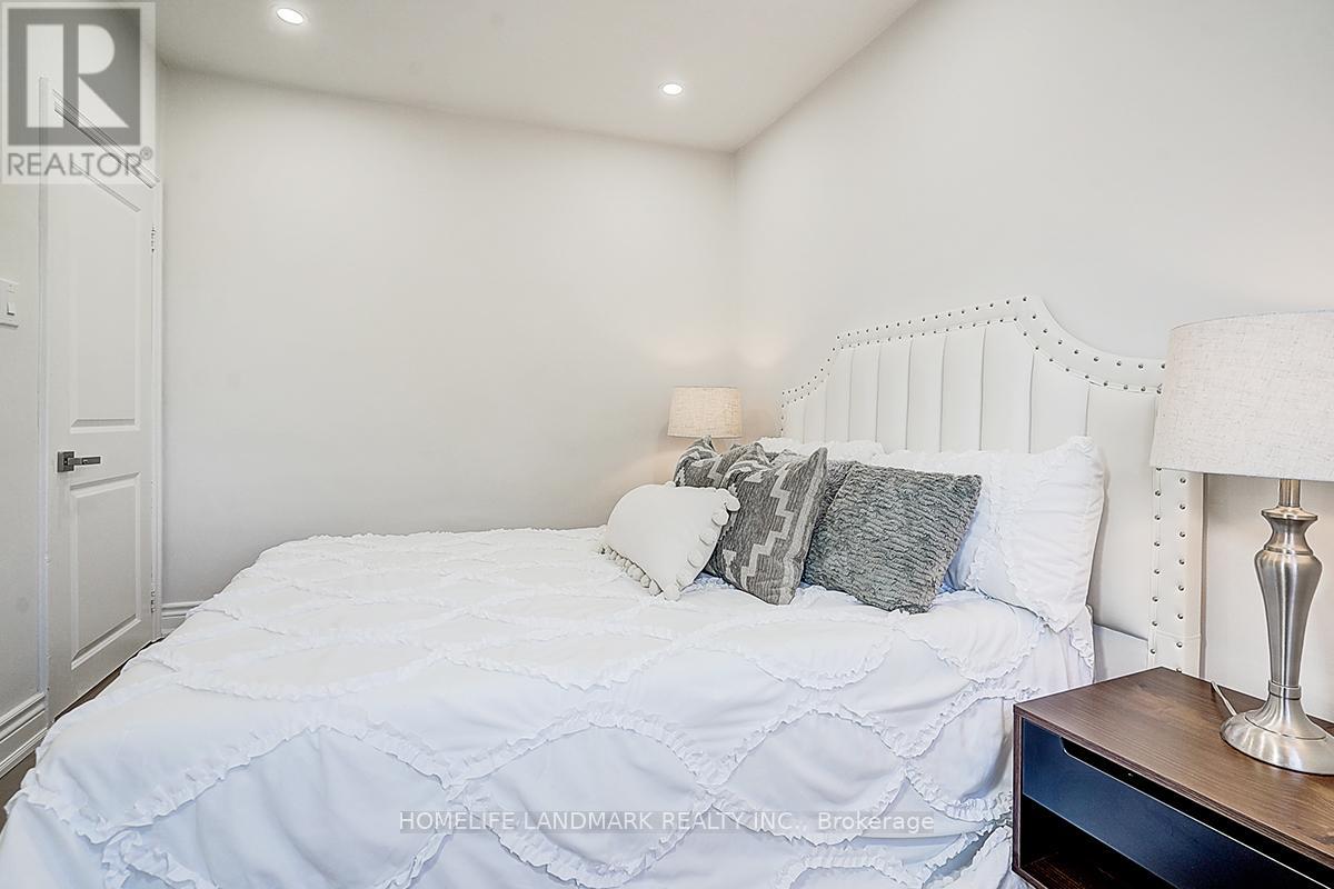 572 PHARMACY AVENUE - 17