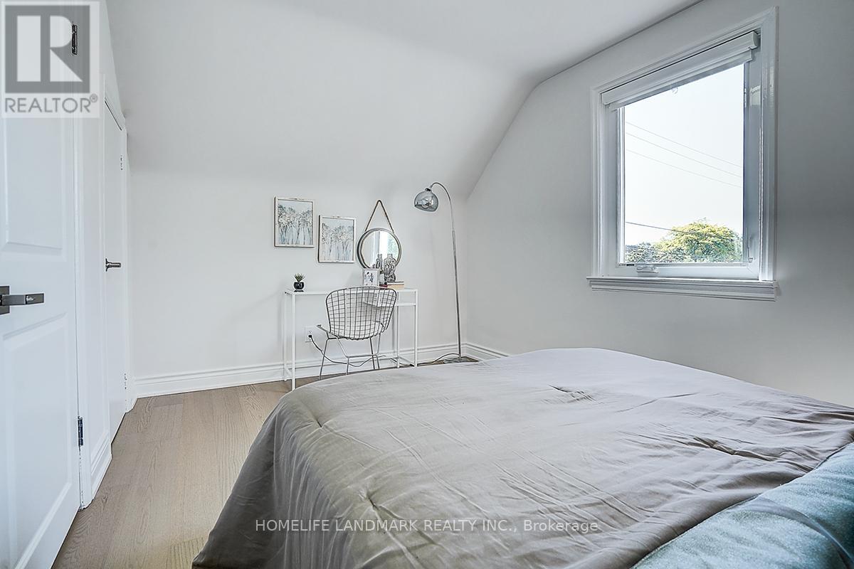 572 PHARMACY AVENUE - 26