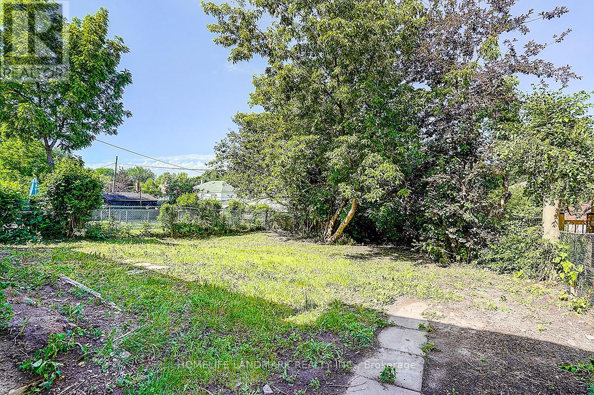 572 PHARMACY AVENUE - 39