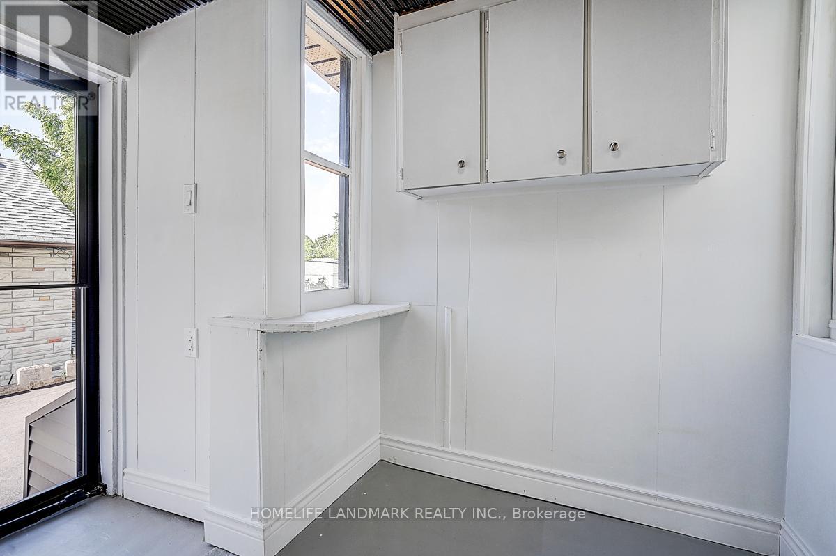 572 PHARMACY AVENUE - 37