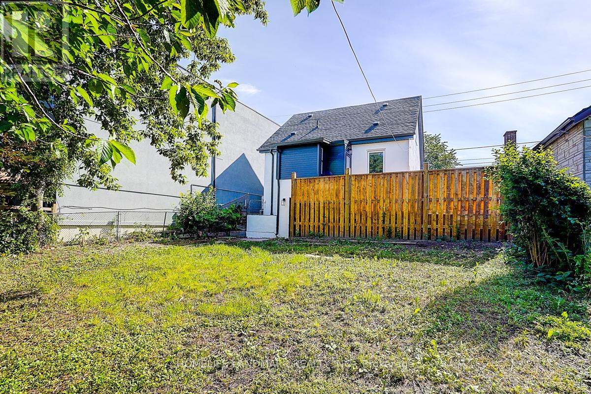 572 PHARMACY AVENUE - 41