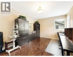 4426 Marine Drive, West Vancouver, BC V7W2N9 Photo 19