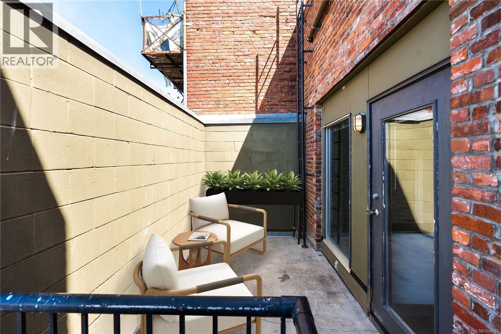 #209 588 Pandora Ave - 6