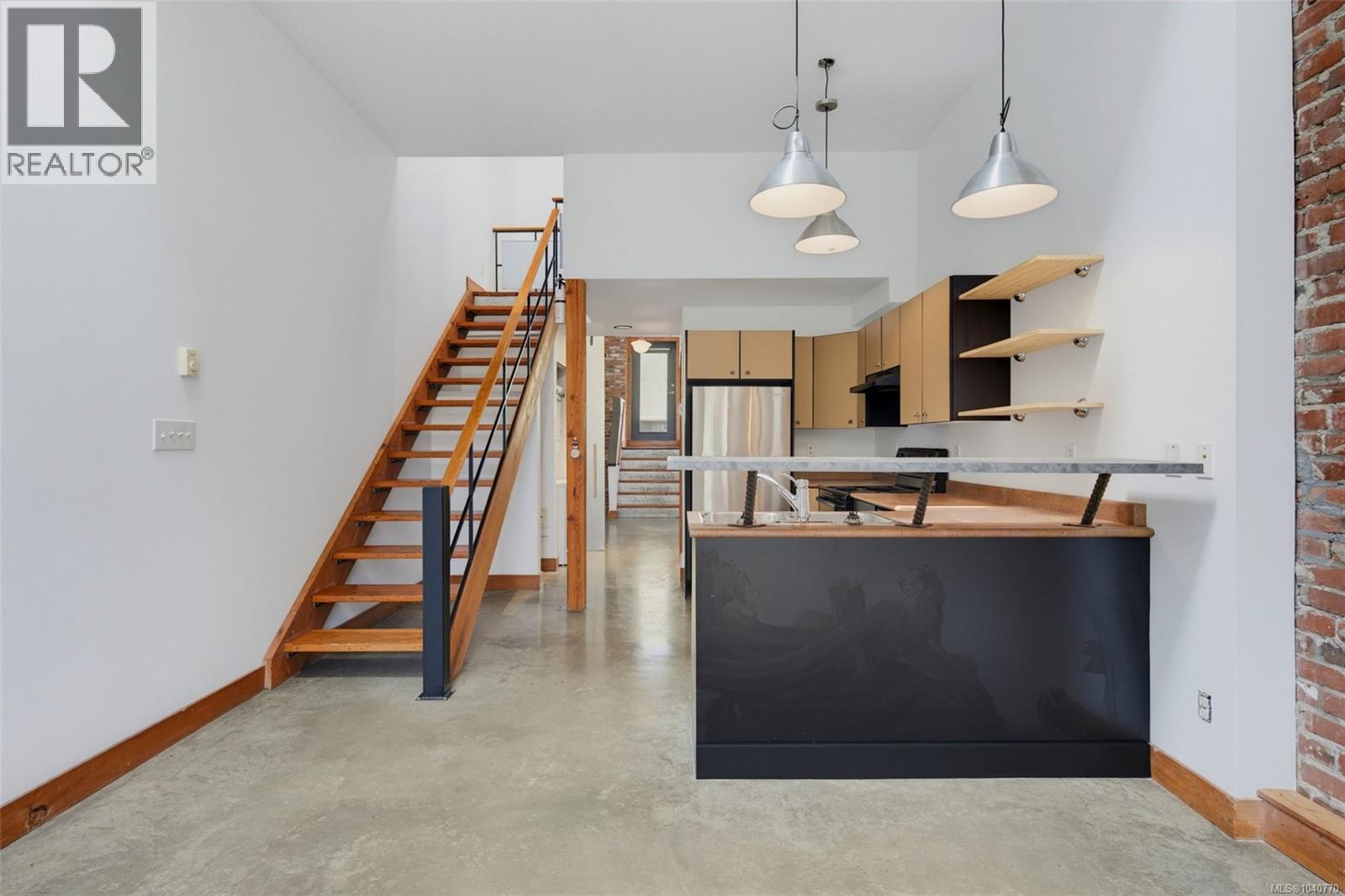 #209 588 Pandora Ave - 28