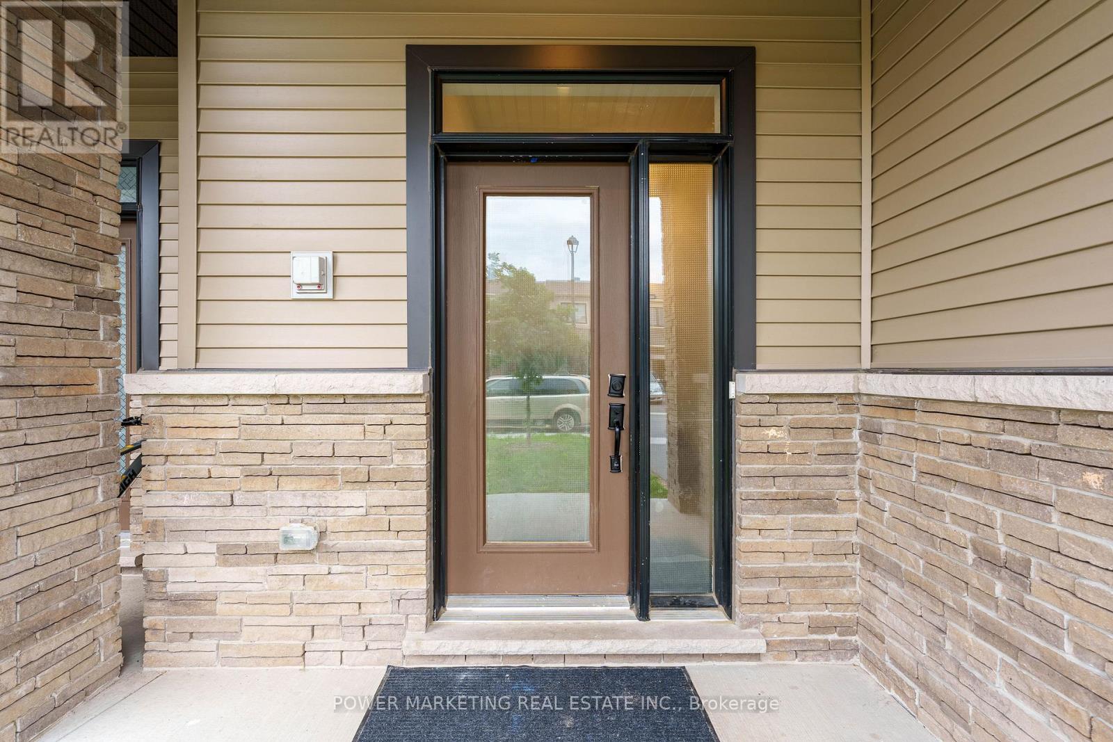 925 ATHENRY COURT - 3