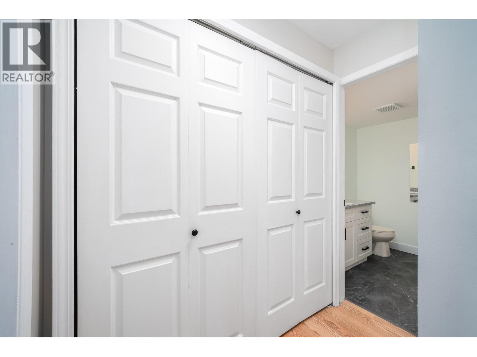 204 993 KLO Road, Kelowna