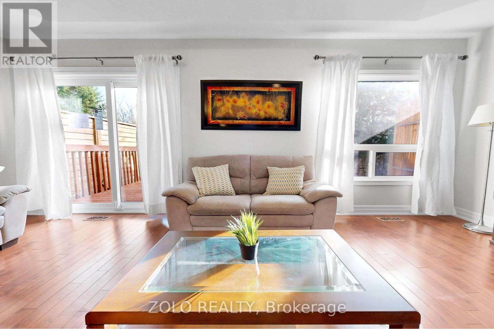 87 NOTTINGHAM DRIVE - 23