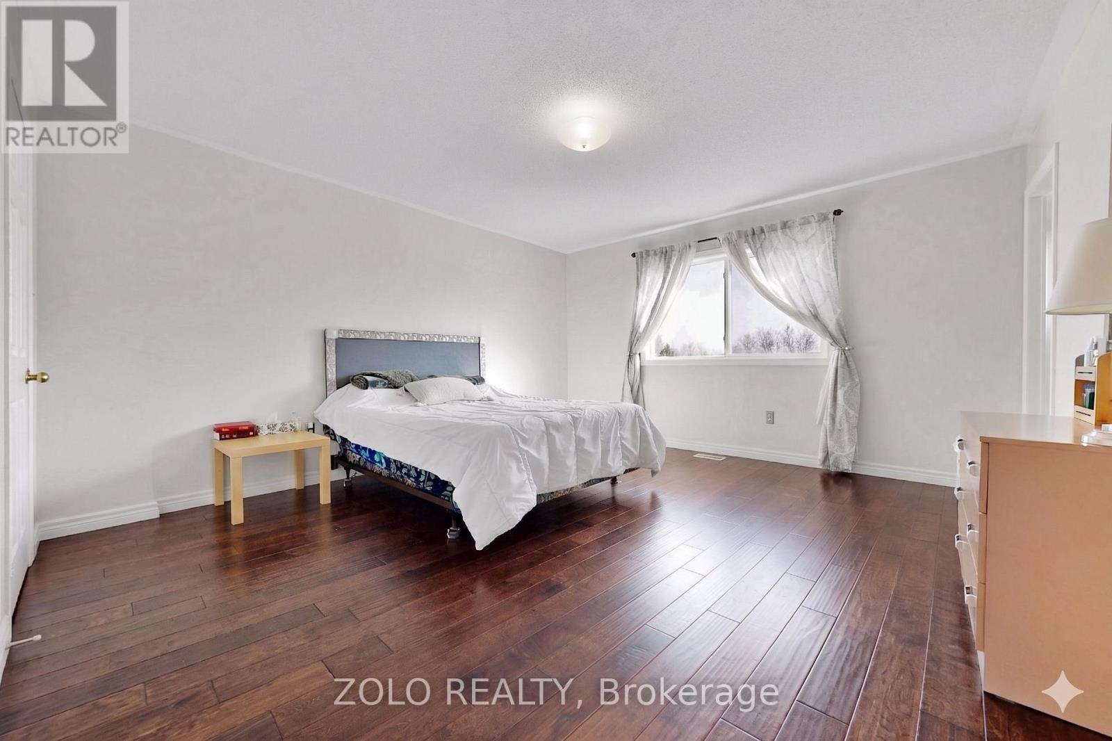 87 NOTTINGHAM DRIVE - 25