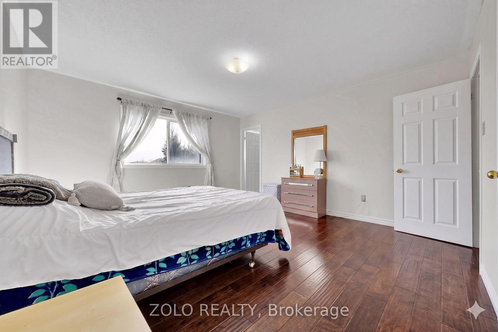 87 NOTTINGHAM DRIVE - 26