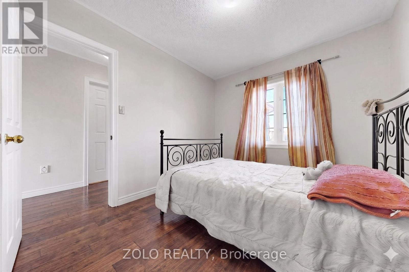 87 NOTTINGHAM DRIVE - 32