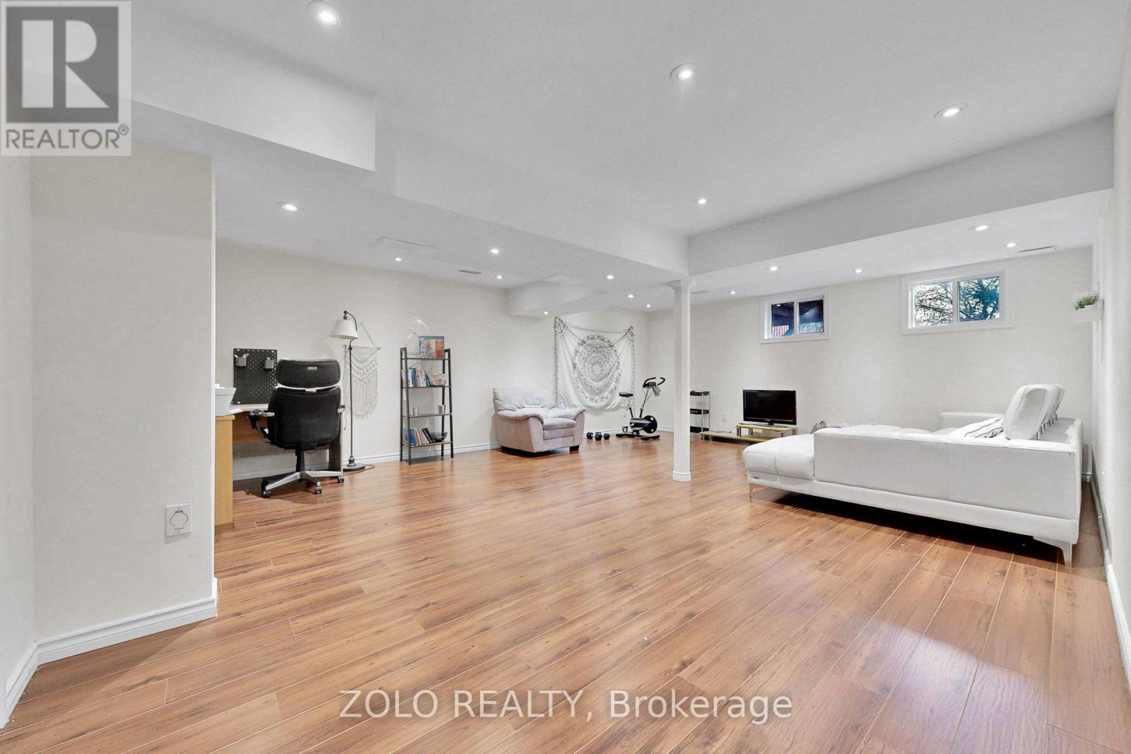 87 NOTTINGHAM DRIVE - 41