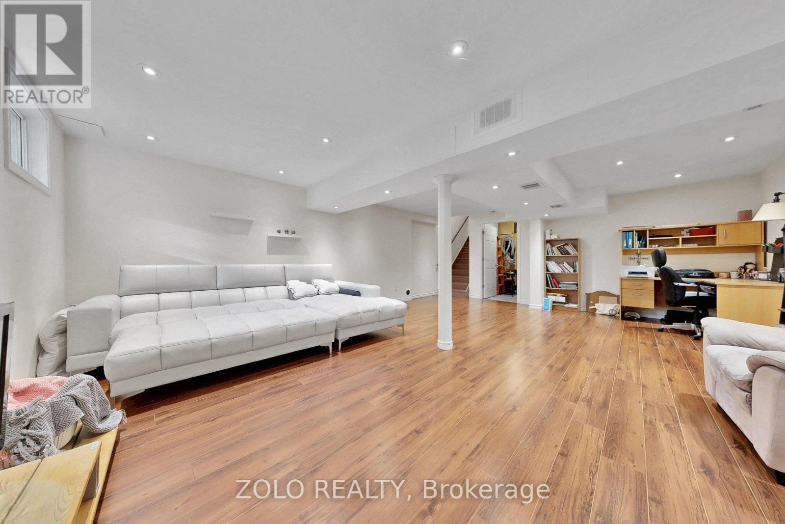 87 NOTTINGHAM DRIVE - 43