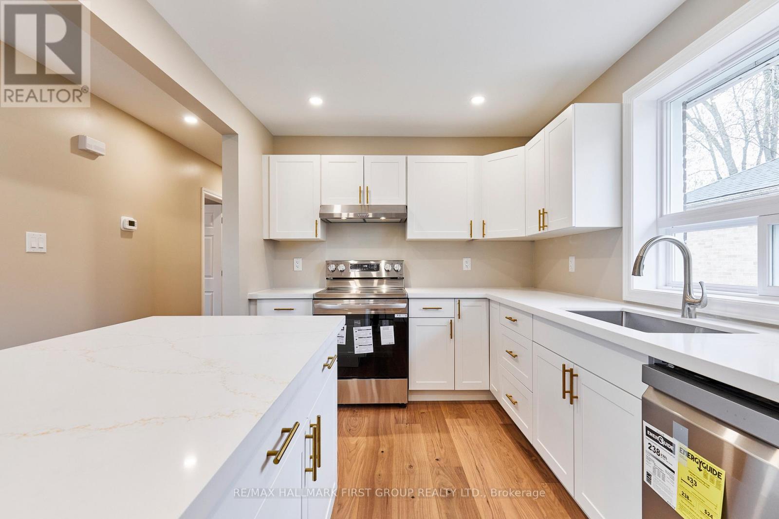 295 BALDWIN STREET - 10