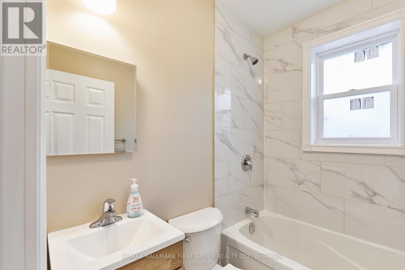 295 BALDWIN STREET - 18