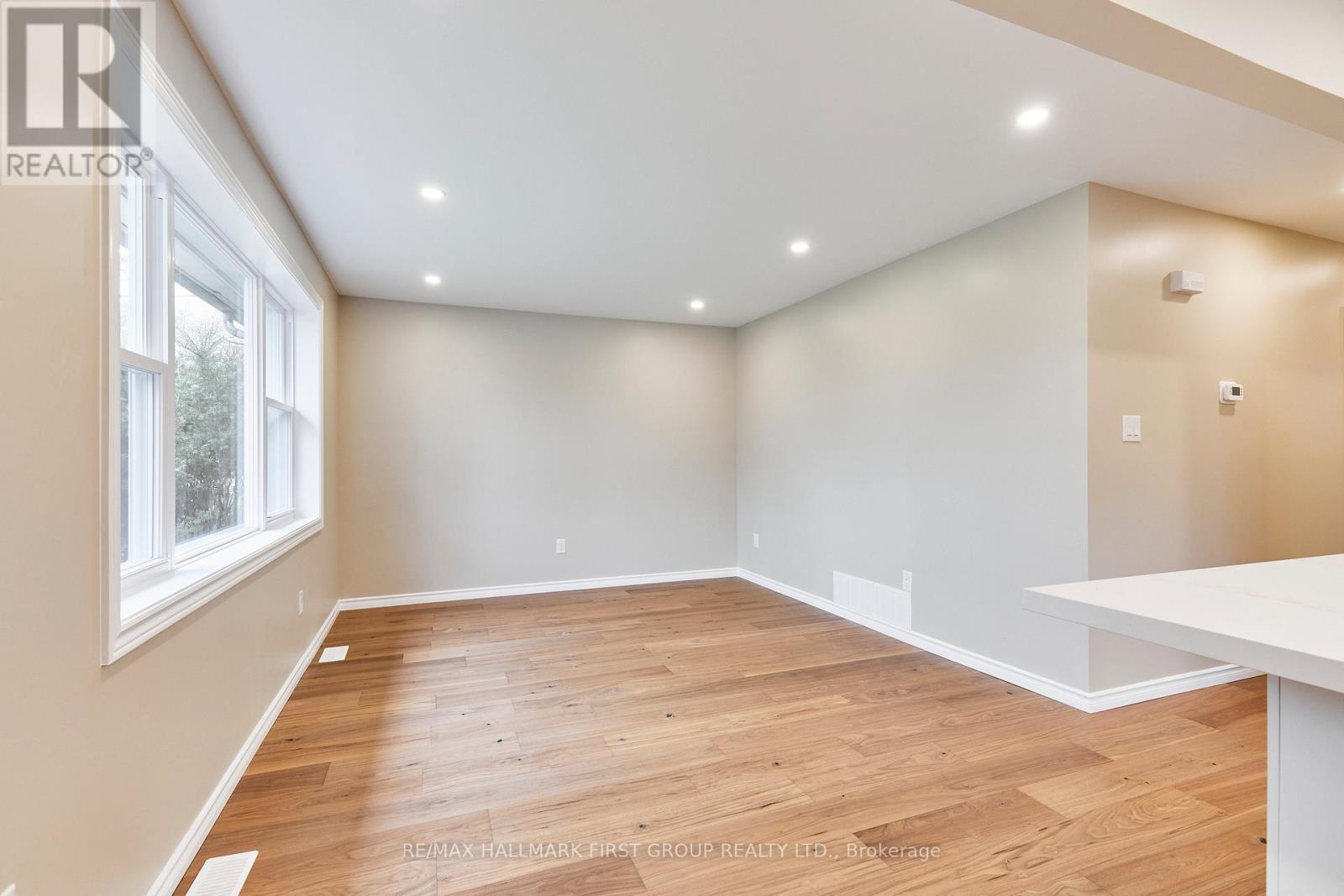 295 BALDWIN STREET - 12