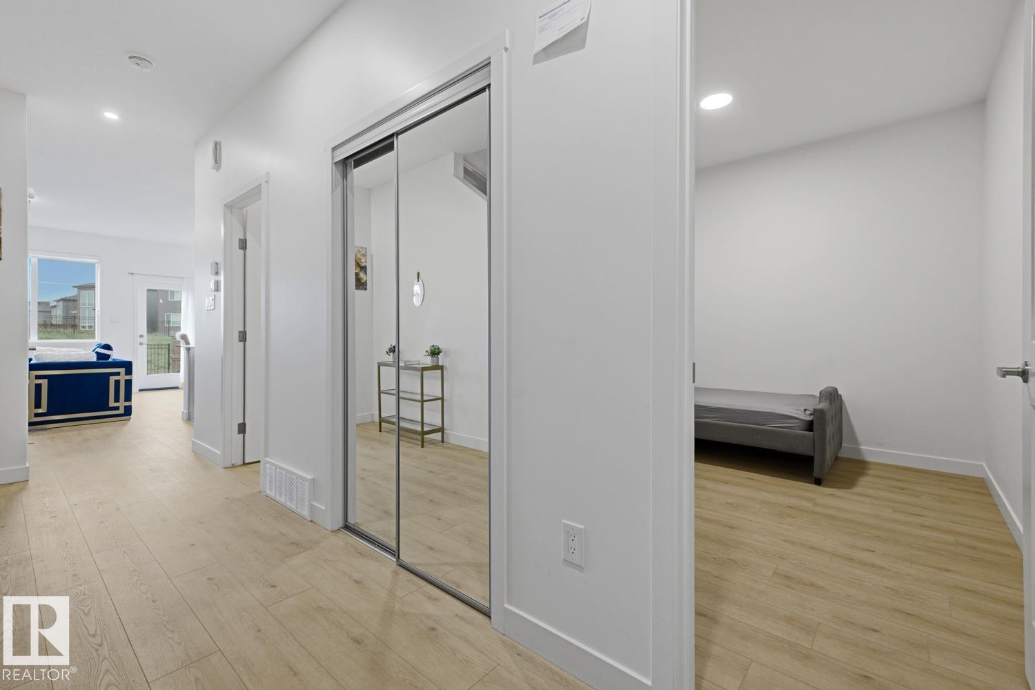 22924 82 Ave NW - 3