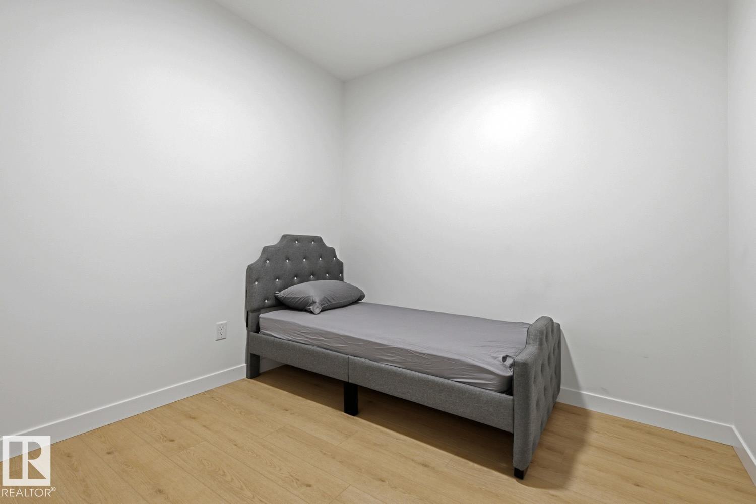 22924 82 Ave NW - 4