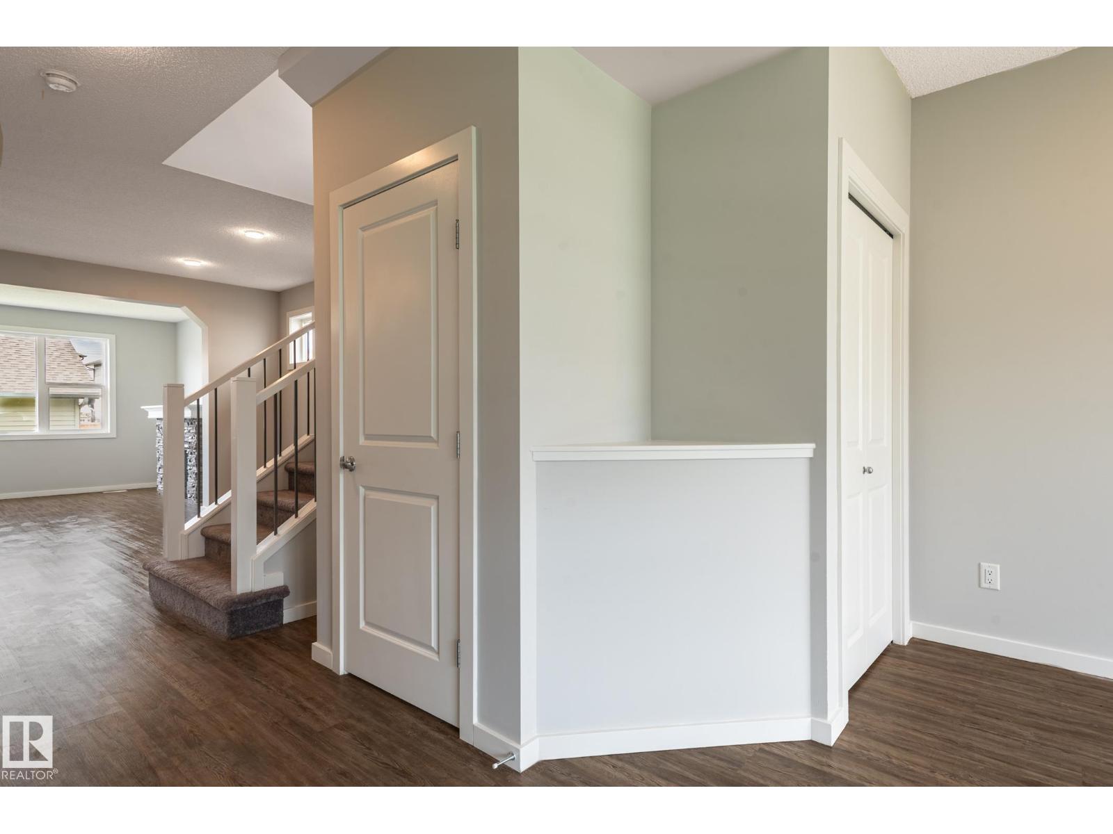 1763 26A ST NW - 24