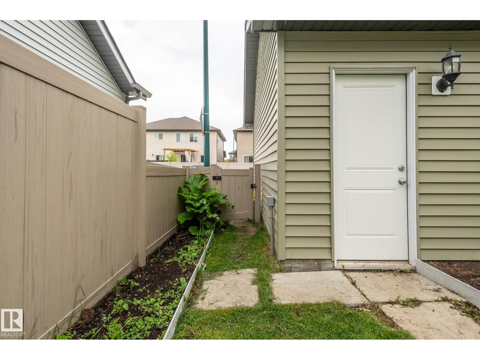 1763 26A ST NW - 46