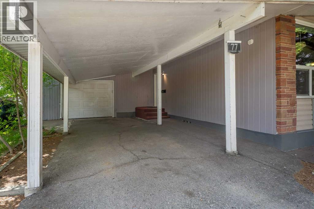 77 Winslow Crescent SW — photo 35