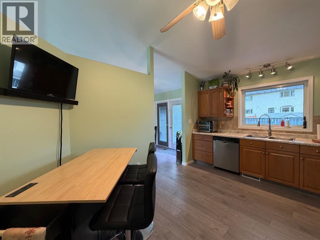 1814 48 Street — photo 21