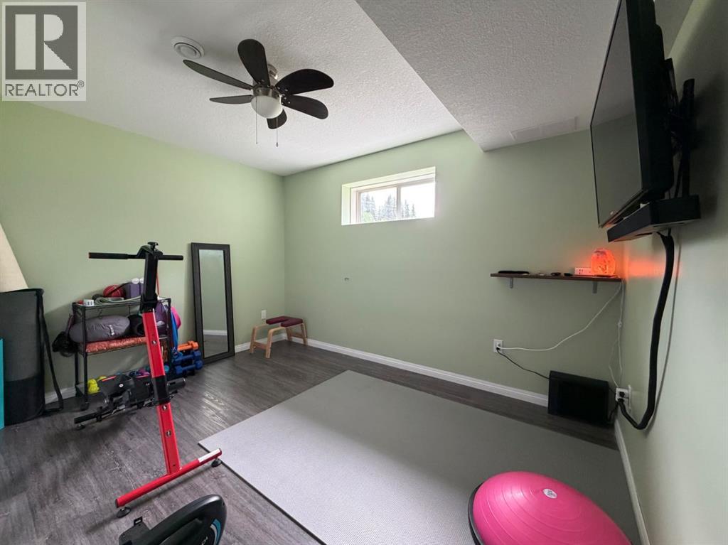 1814 48 Street — photo 37