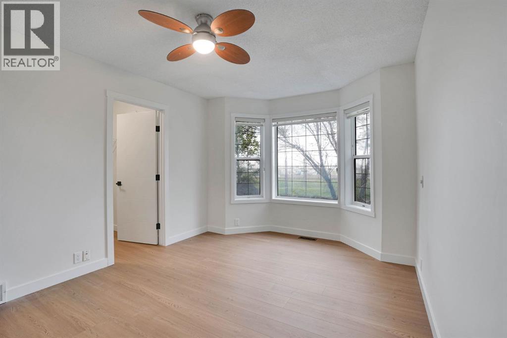 112 Martinglen Close NE - 20