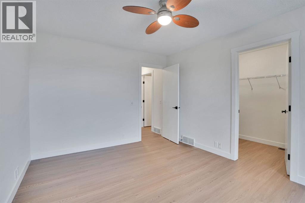 112 Martinglen Close NE - 21