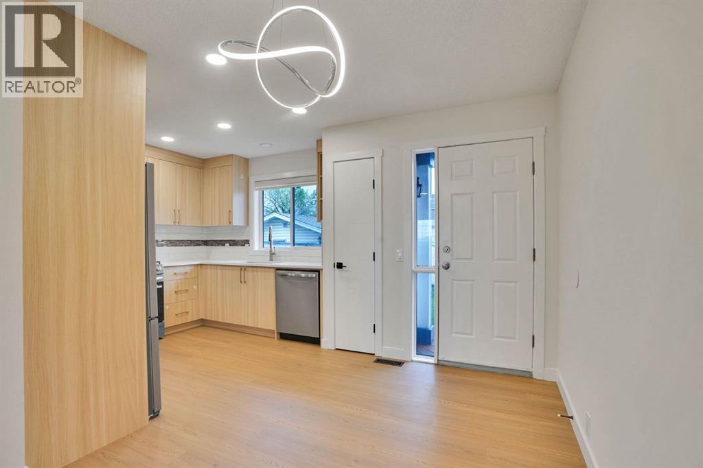 112 Martinglen Close NE - 8