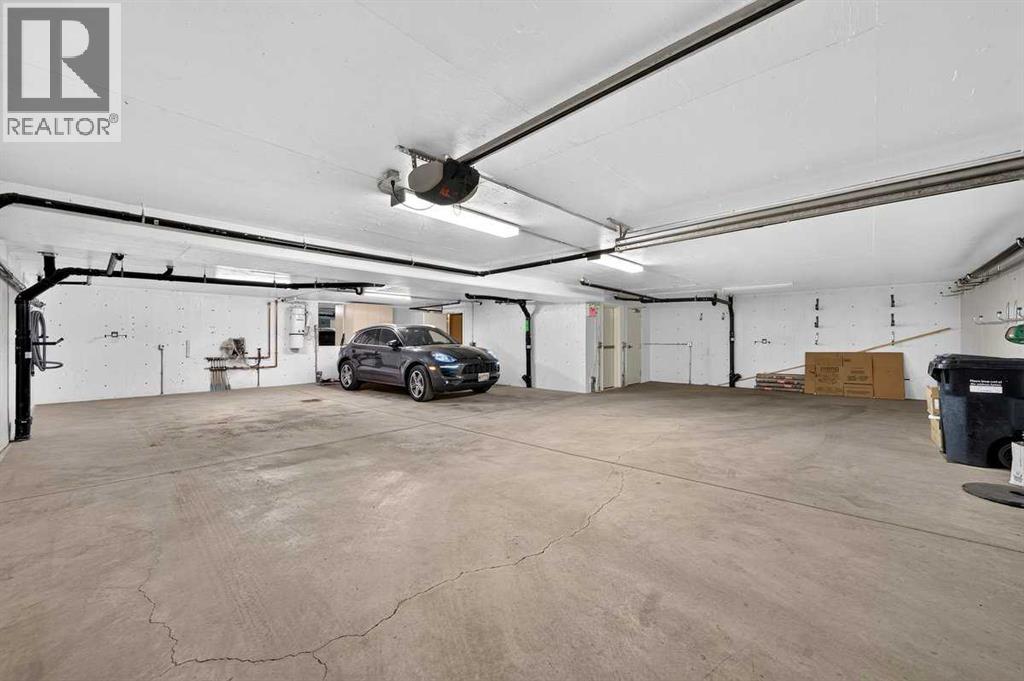 Massive attached 6 Car garage