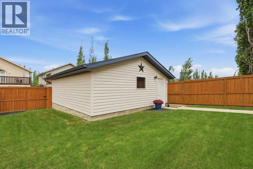 300 Lancaster Drive — photo 31