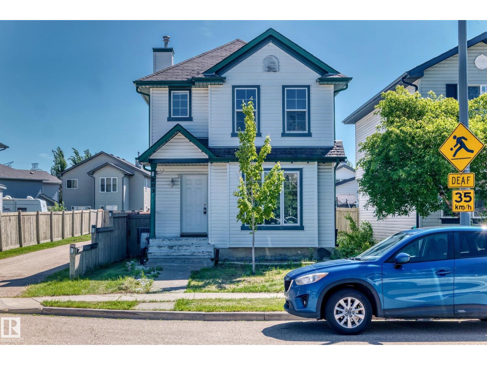 203 84 ST SW - 2