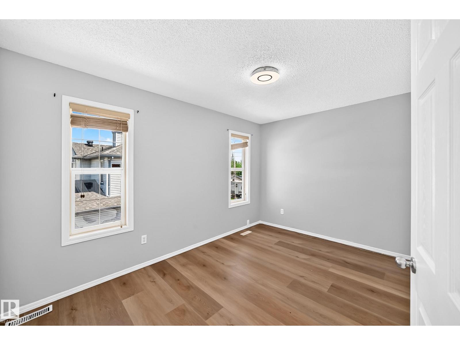 203 84 ST SW - 28