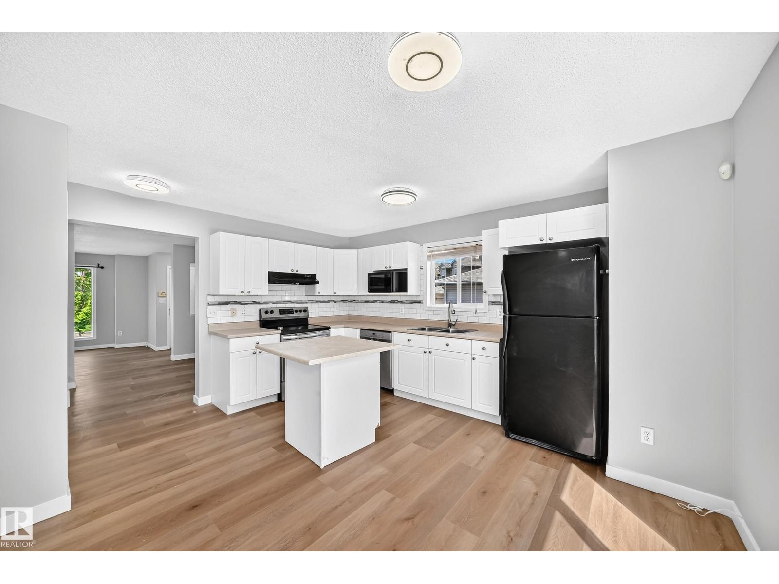 203 84 ST SW - 4