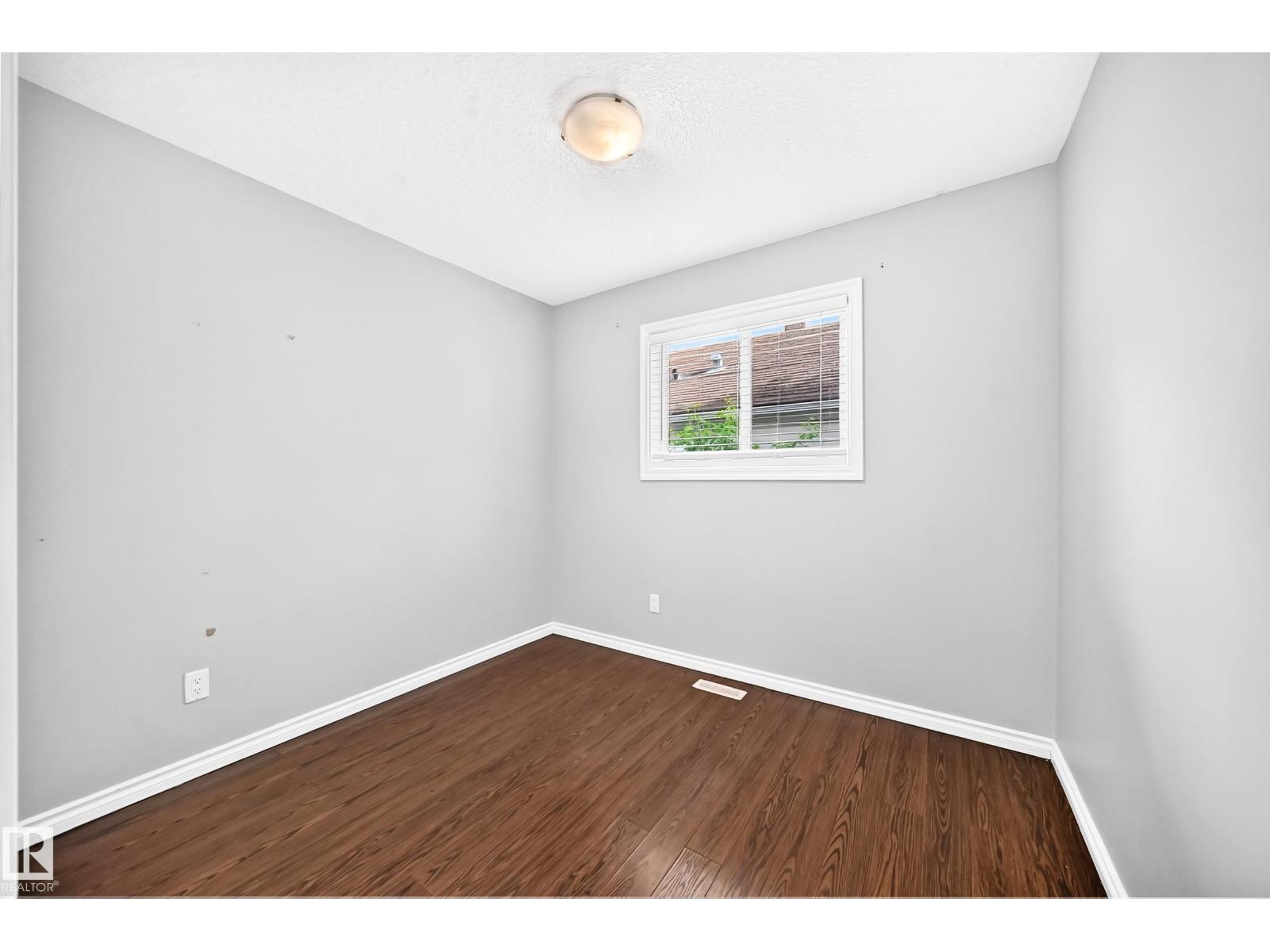 12124 122 ST NW - 18