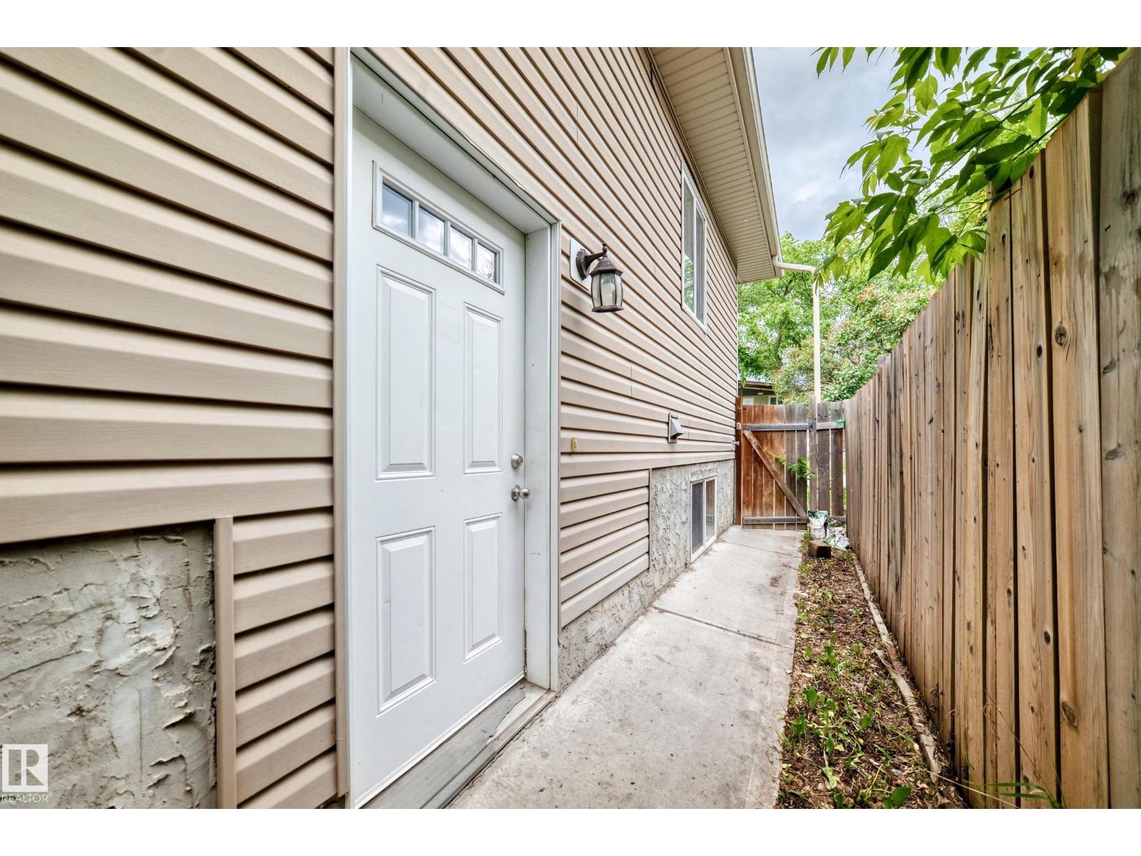 12124 122 ST NW - 25